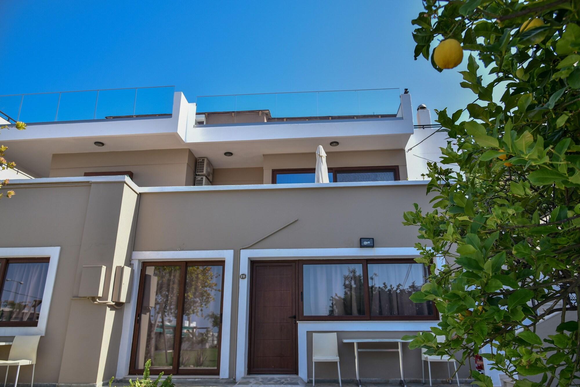 Iraklis Apartments Stalida Bagian luar foto