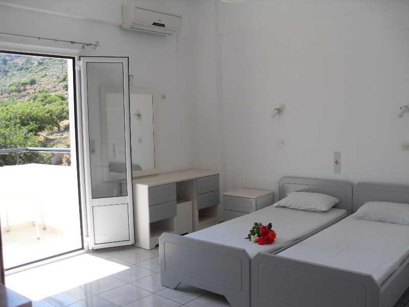 Iraklis Apartments Stalida Bagian luar foto