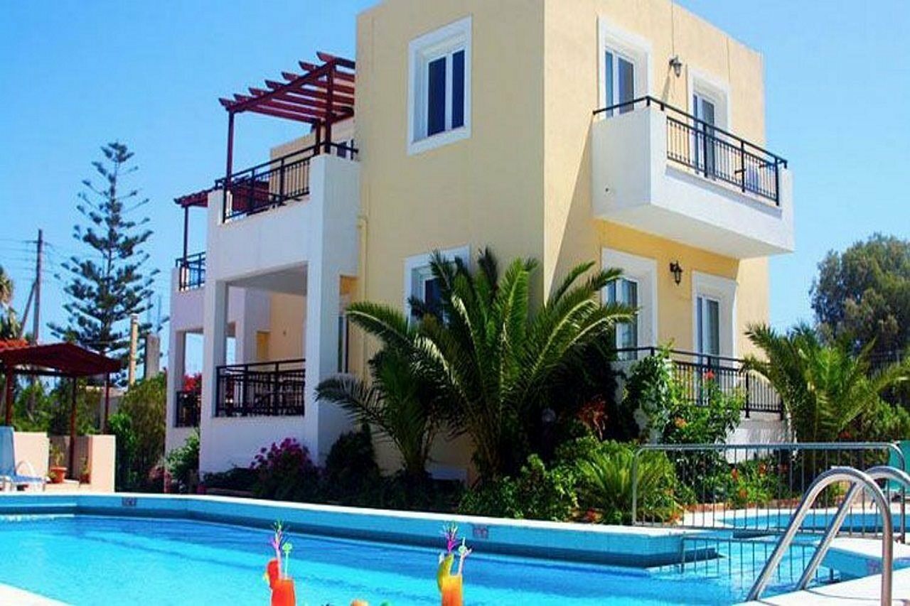 Iraklis Apartments Stalida Bagian luar foto